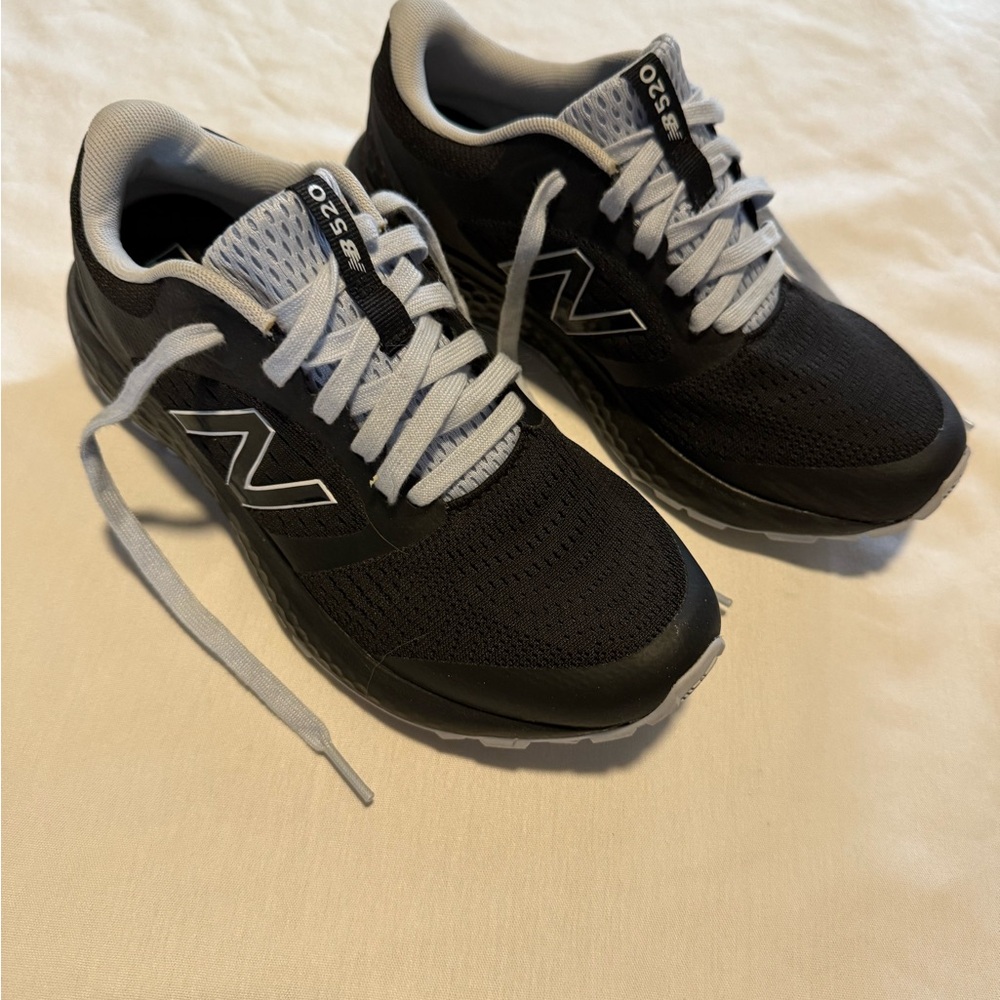 Women’s Size 7 New Balance Shoes